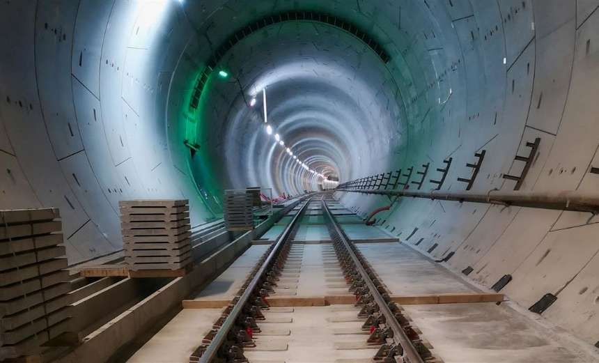 BALLASTLESS TRACK: SPECIAL SOLUTIONS AND ADDITIONAL COMPONENTS